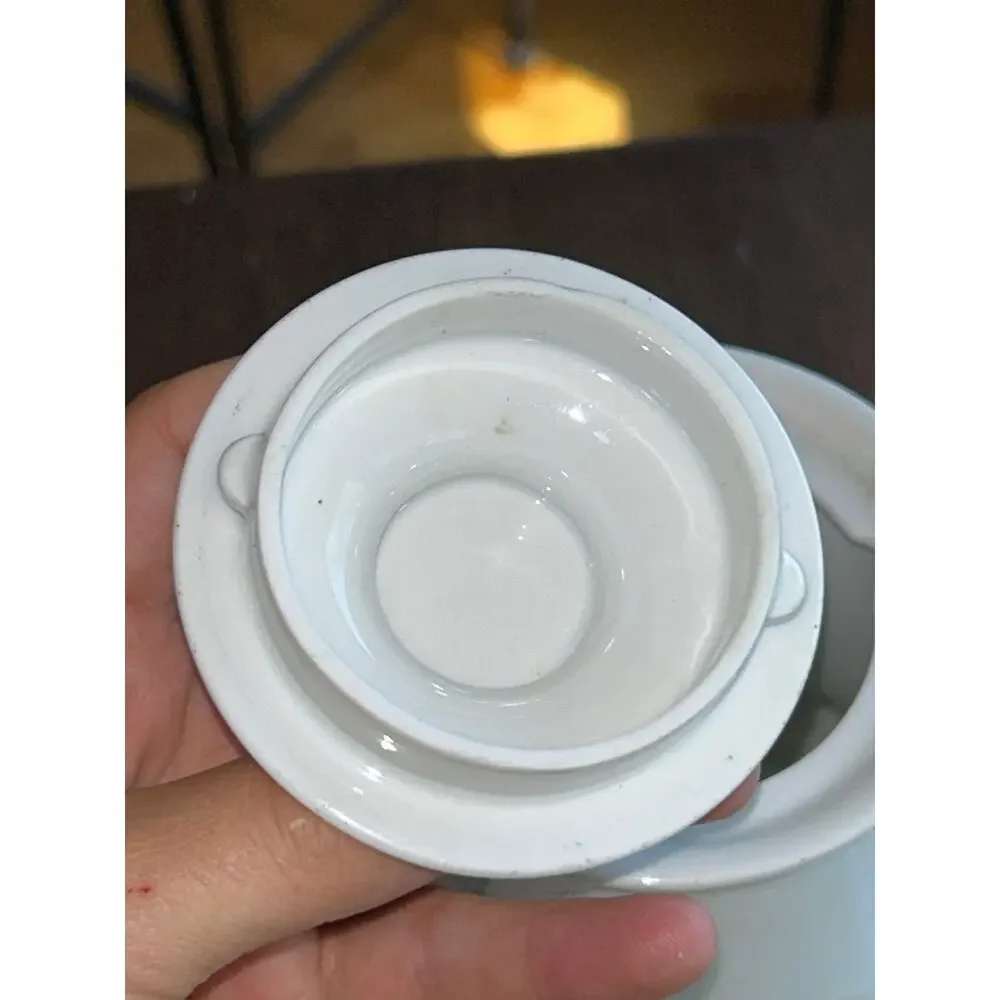 Thomas Arcta White Coffee Pot with Lid